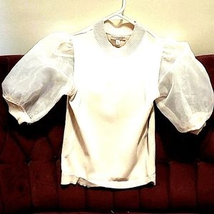New York & Company Puffy Sleve blouse . Cream color. BEAUTIFUL